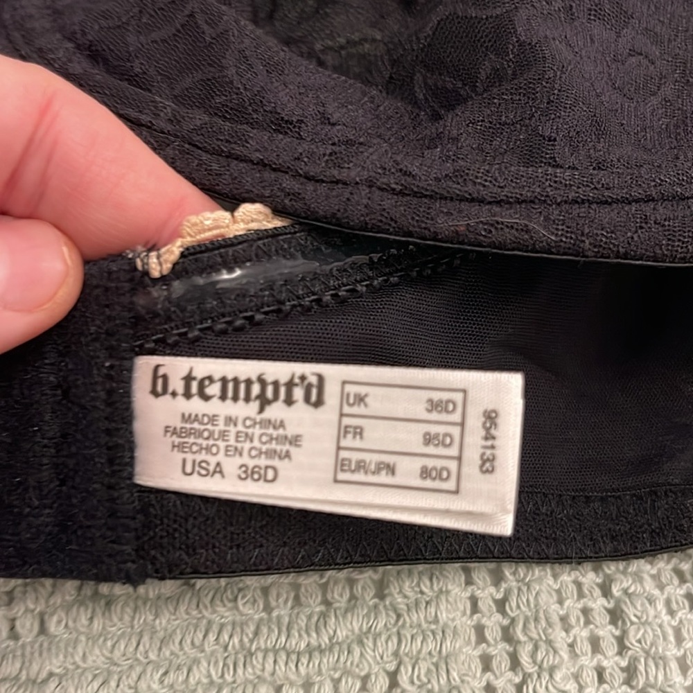 B.tempt’d by Wacoal 36D black lace unpadded strapless bra with straps - Picture 4 of 8